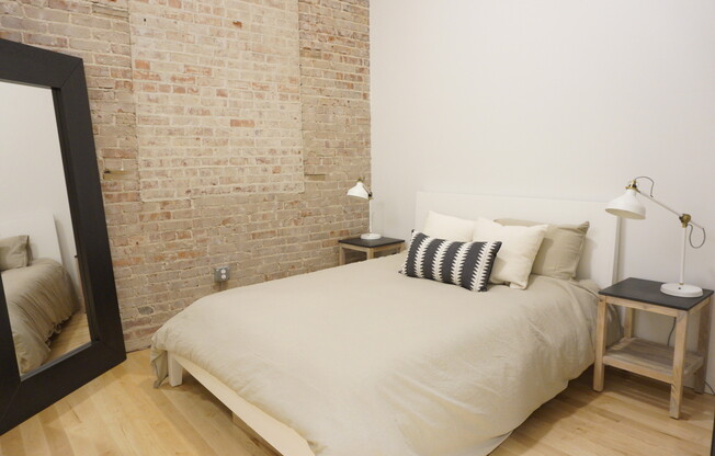 1 bed, 1 bath, 624 sqft, $995, Unit Loft J