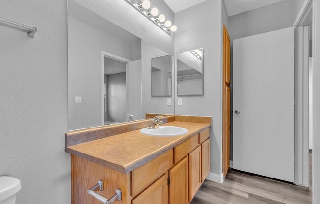 2 beds, 2 baths, $1,500, Unit # 2007