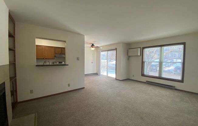 2 beds, 2 baths, 950 sqft, $1,750, Unit 7657CA