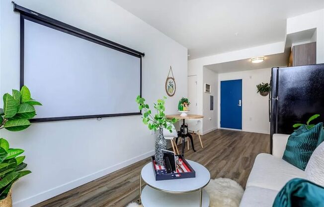 Studio, 1 bath, 350 sqft, $1,225, Unit 407