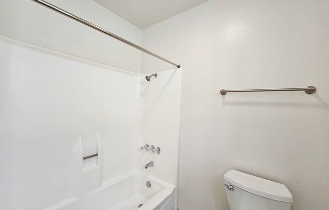 Studio, 1 bath, 475 sqft, $1,675, Unit 25