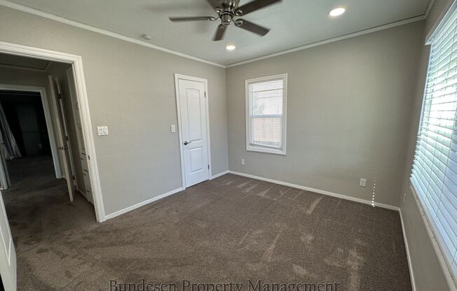 2 beds, 1 bath, $2,650