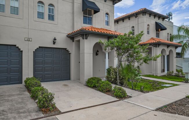 South Tampa 3 Bed / 2 Bath / 1 Car Garage Townhome
