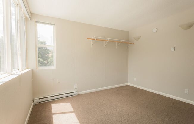 2 beds, 1 bath, 690 sqft, $2,800, Unit 210