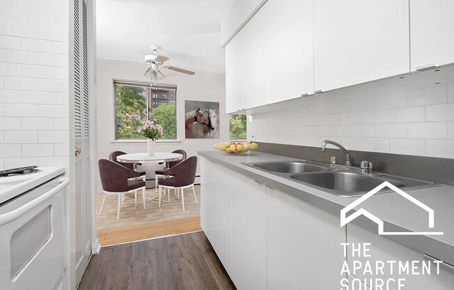 441 W Barry Ave