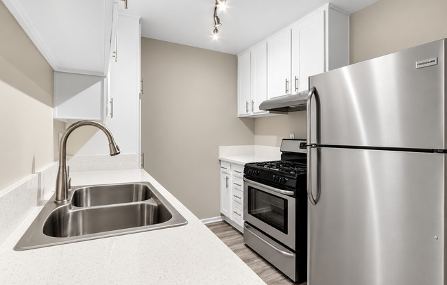 2 beds, 2 baths, 840 sqft, $2,750, Unit 308
