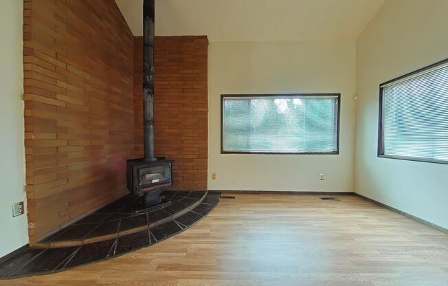 3 Bedroom House ~ Northwest Corvallis ~ Pet Friendly