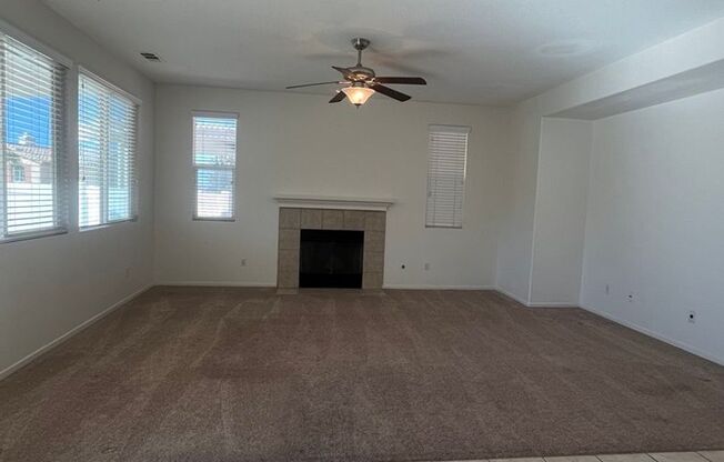 Beautiful 4 Bedroom Home!