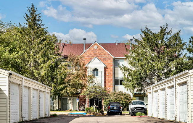 Property Exterior at Somerset Apartments in Lincoln, NE