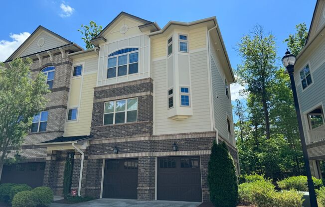 END UNIT 3 Bed | 2.5 Bath Townhouse in Morrisville w/ Move in Special!