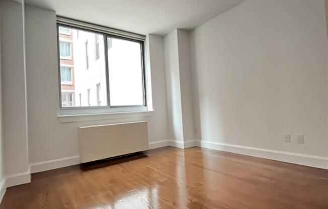 2 beds, 2 baths, 922 sqft, $5,795, Unit 14P