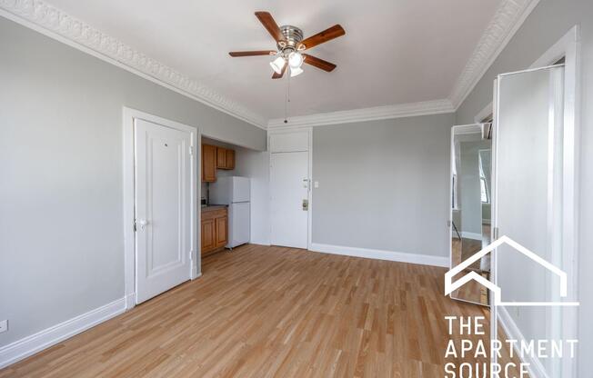 Studio, 1 bath, 400 sqft, $1,395, Unit Main
