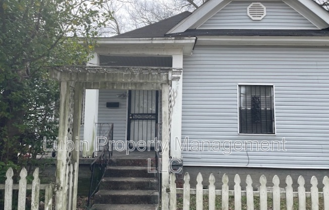 723 E TRIGG AVE
