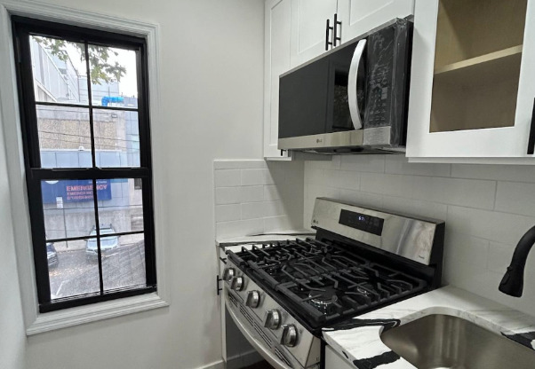 87 E 37 ST