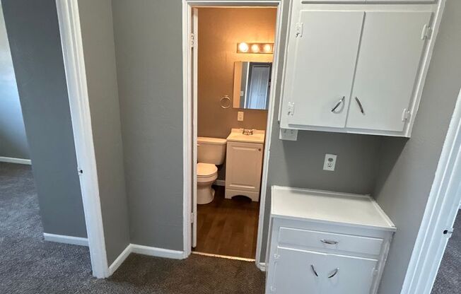 2 beds, 1 bath, 750 sqft, $1,095, Unit B10 1015 17