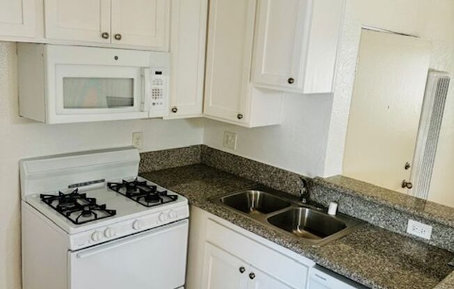 1 bed, 1 bath, 530 sqft, $1,795, Unit 118