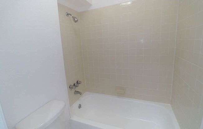 2 beds, 2 baths, 910 sqft, $2,595, Unit 410