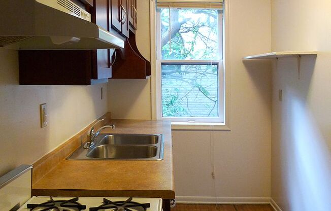 1 bed, 1 bath, 410 sqft, $975, Unit 4 - 04