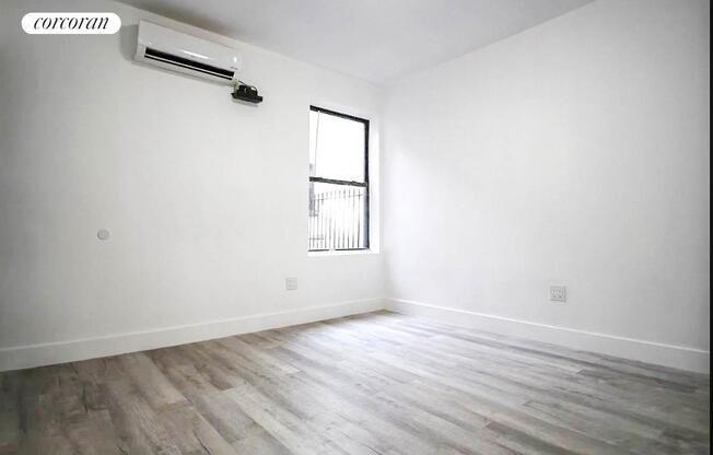 2 beds, 1 bath, $2,950, Unit 2R