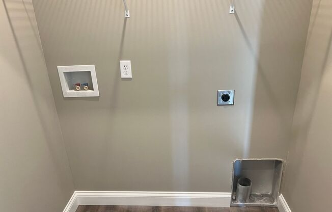 2 beds, 2 baths, 979 sqft, $1,130, Unit 921