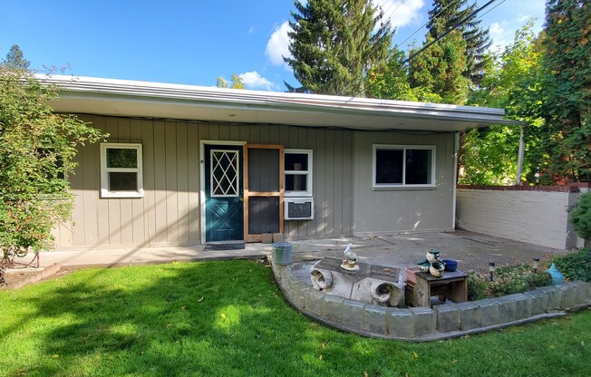 828 E 11th Ave - Eight 2 Eight LLC