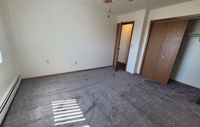 2 beds, 1 bath, 1,120 sqft, $850, Unit 822