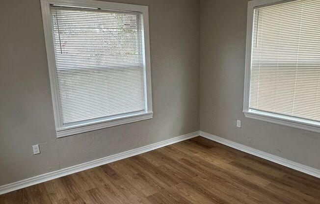 3 beds, 1 bath, $1,300