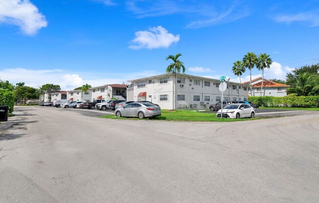 Very nice 1 bedroom 1 bathroom apartment for rent for November 1st