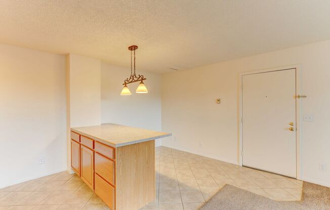 1 bed, 1 bath, 712 sqft, $1,600, Unit 9/004