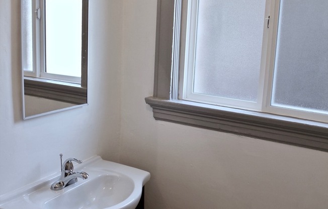 Studio, 1 bath, $1,290, Unit 205