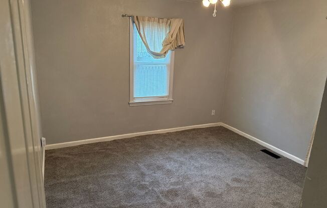 2 beds, 1 bath, $1,099