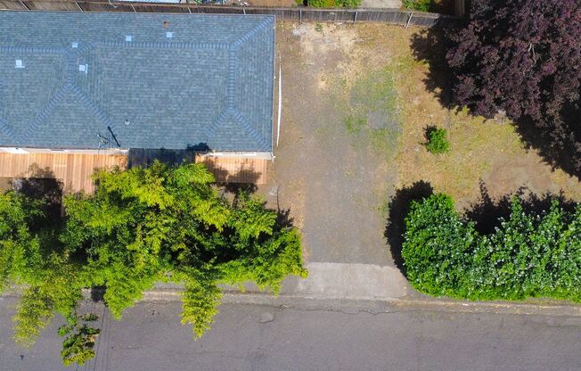 3 Bedroom, 1 Bathroom S. Eugene Home