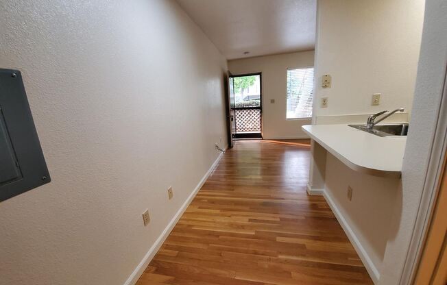 230 E San Salvador St.