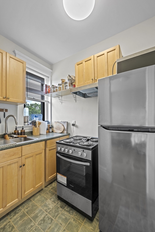 64 Charlesgate E