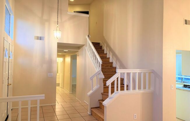 1228 Scenic View St. Upland 91784 (4 BED / 2.5 BATH)