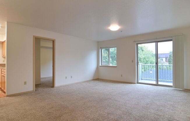 2 beds, 1 bath, $1,600, Unit 13