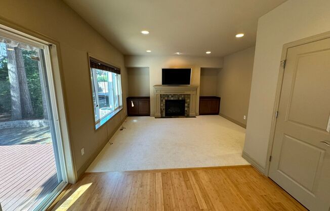 5Bd/2.5Ba Bellevue Home