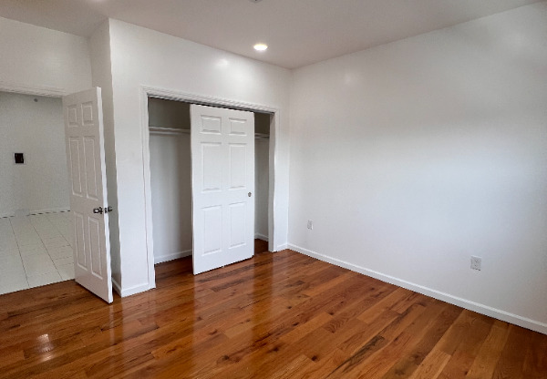 266 MAIN ST