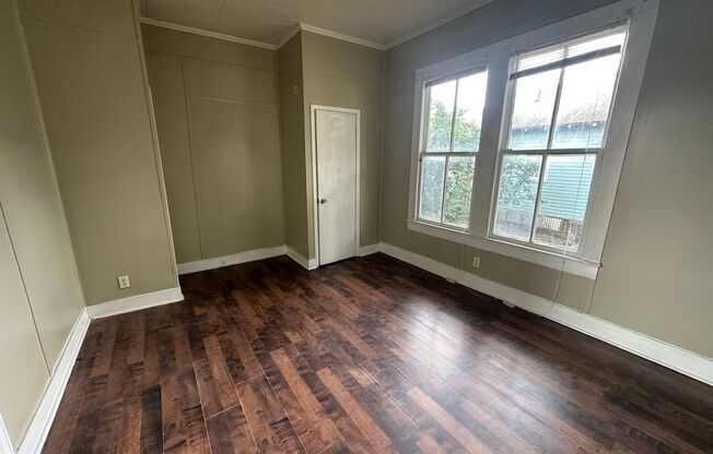 3 bedroom, 1 bathroom Home NOW AVAILABLE!