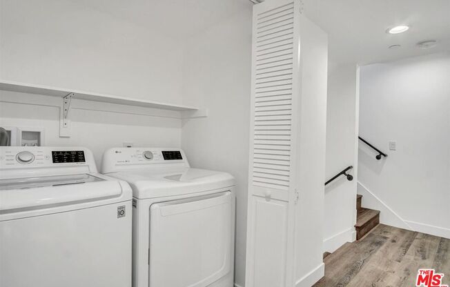 2421 S COCHRAN AVE