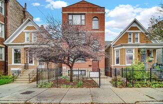 2218 W Augusta Blvd