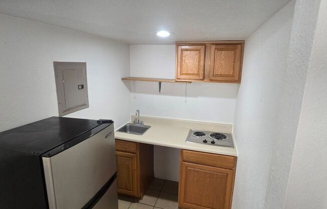 1 bed, 1 bath, $615