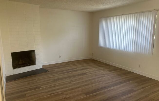 1 bed, 1 bath, 700 sqft, $1,900, Unit 08