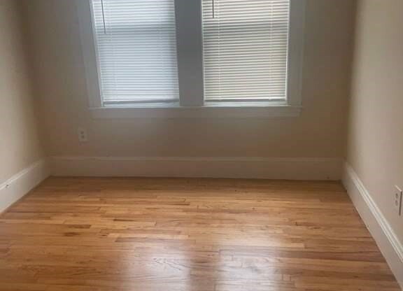 2 beds, 1 bath, 1,000 sqft, $2,200, Unit 3L