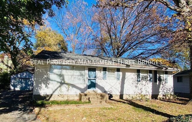 9 REGINA CT