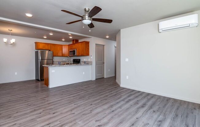 2 beds, 2 baths, 955 sqft, $1,750, Unit B-212