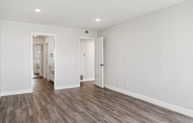 1 bed, 1 bath, 700 sqft, $2,098, Unit 4240.203