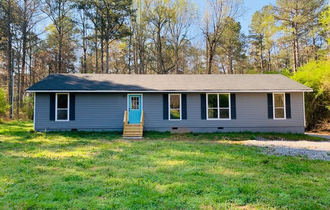 Newly remodeled 3 bedroom 2 bathroom home in Newnan! Must see!