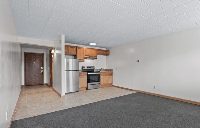 Studio, 1 bath, 500 sqft, $875, Unit 35