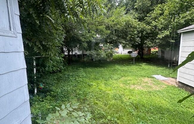 Section 8 Vouchers accepted for 2 Bedroom / 1 Bathroom House